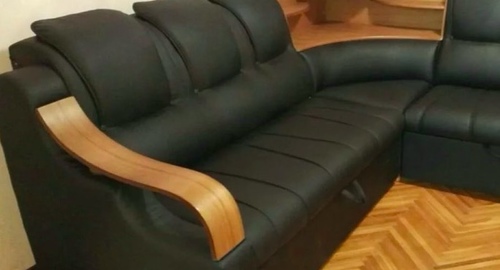 Перетяжка кожаного дивана. Коммунар
